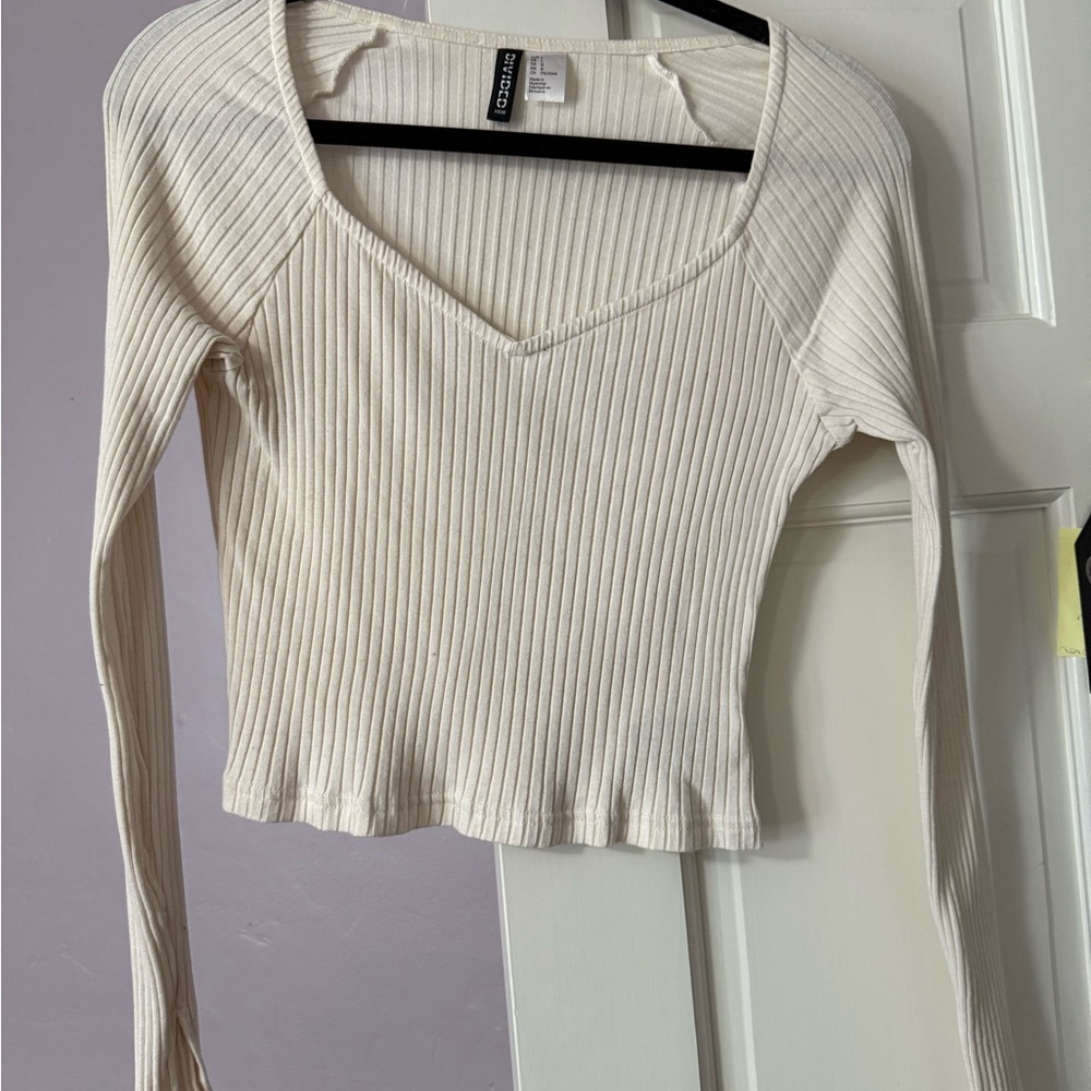 H&M Cream Ribbed Long Sleeve Top w/ Flared sleeves
